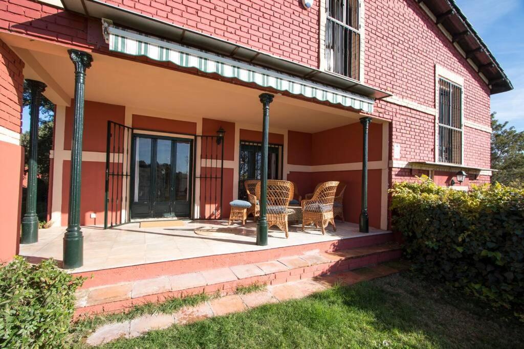 Preciosa Villa De Campo / Wonderful Country Villa Сан-Агустин-дель-Гвадаликс Экстерьер фото